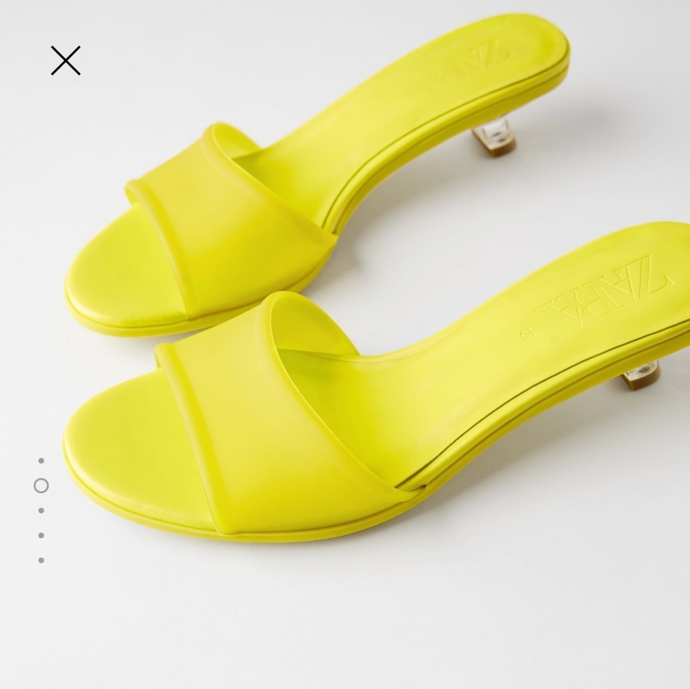 ZARA Rubber kitten Yellow heels (USED)